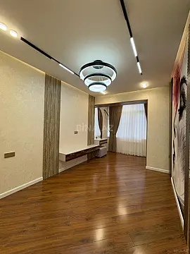 Satılır 2 otaqlı mənzil 84 m²