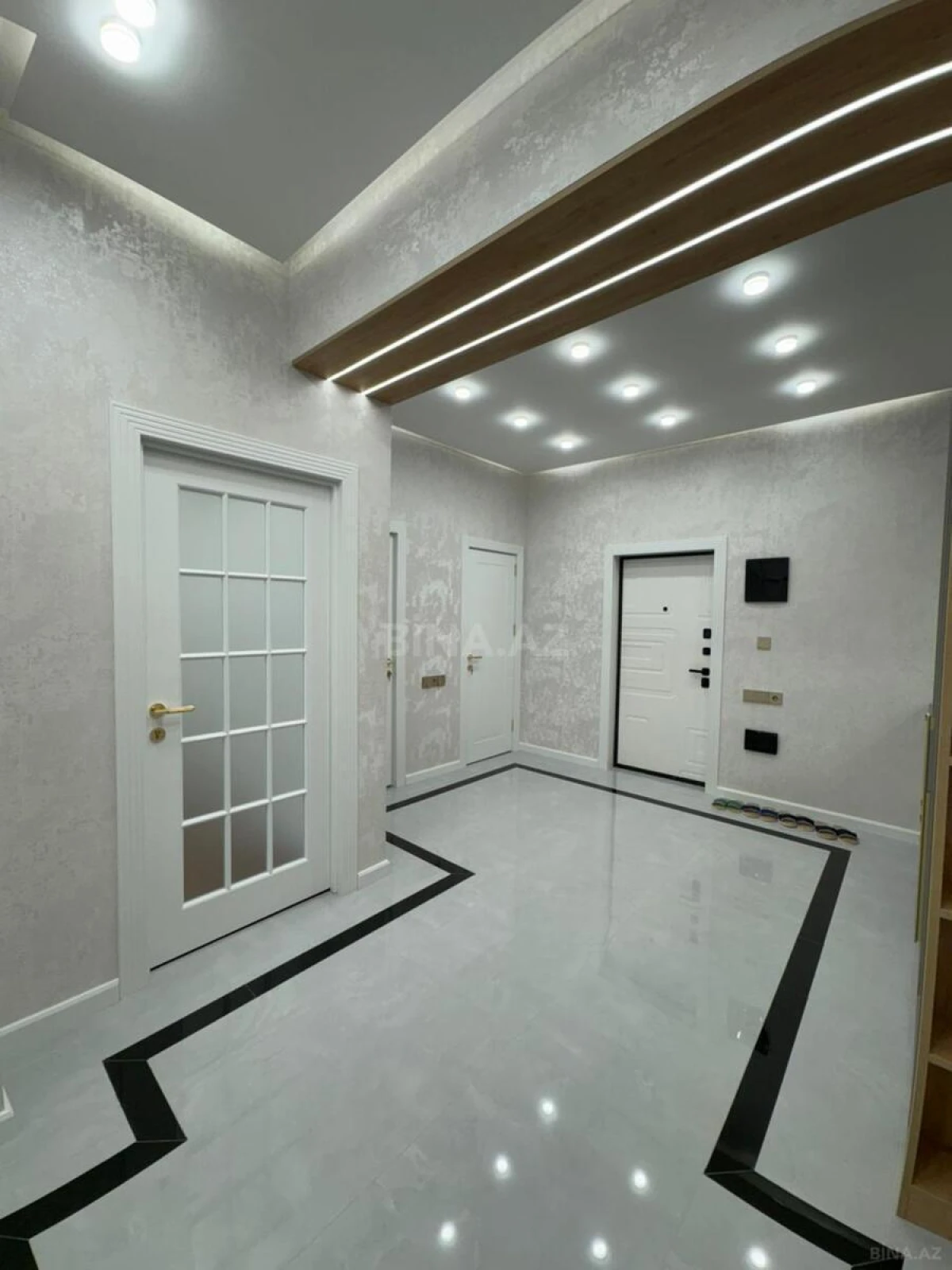 Satılır 2 otaqlı mənzil 84 m²