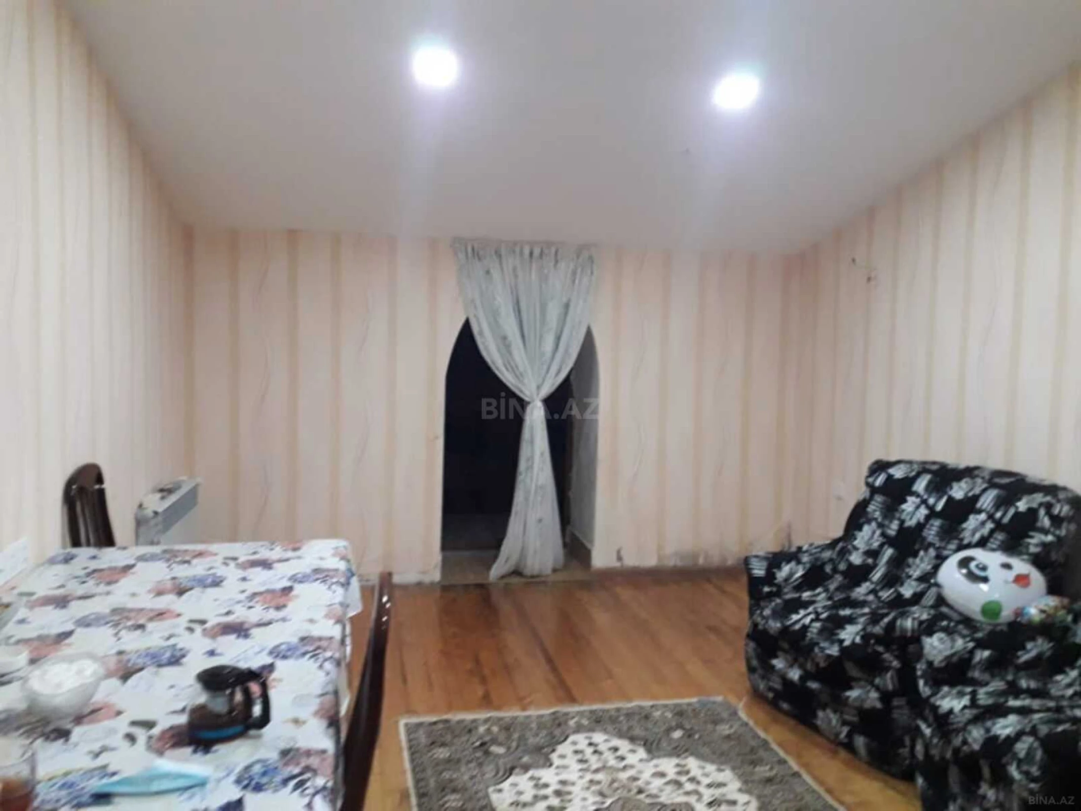 Satılır 2 otaqlı mənzil 83 m²