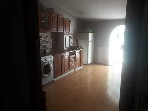 Satılır 2 otaqlı mənzil 83 m²
