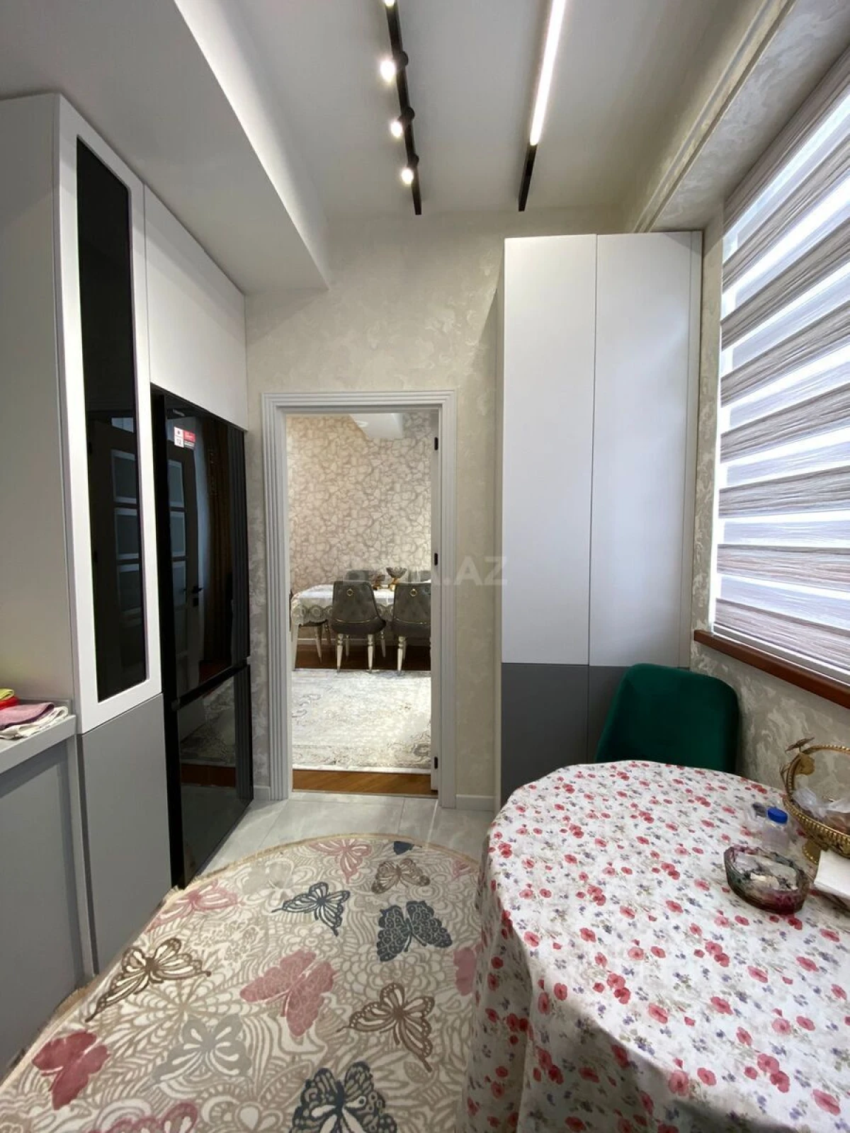 Kirayə verilir 2 otaqlı mənzil 67 m²