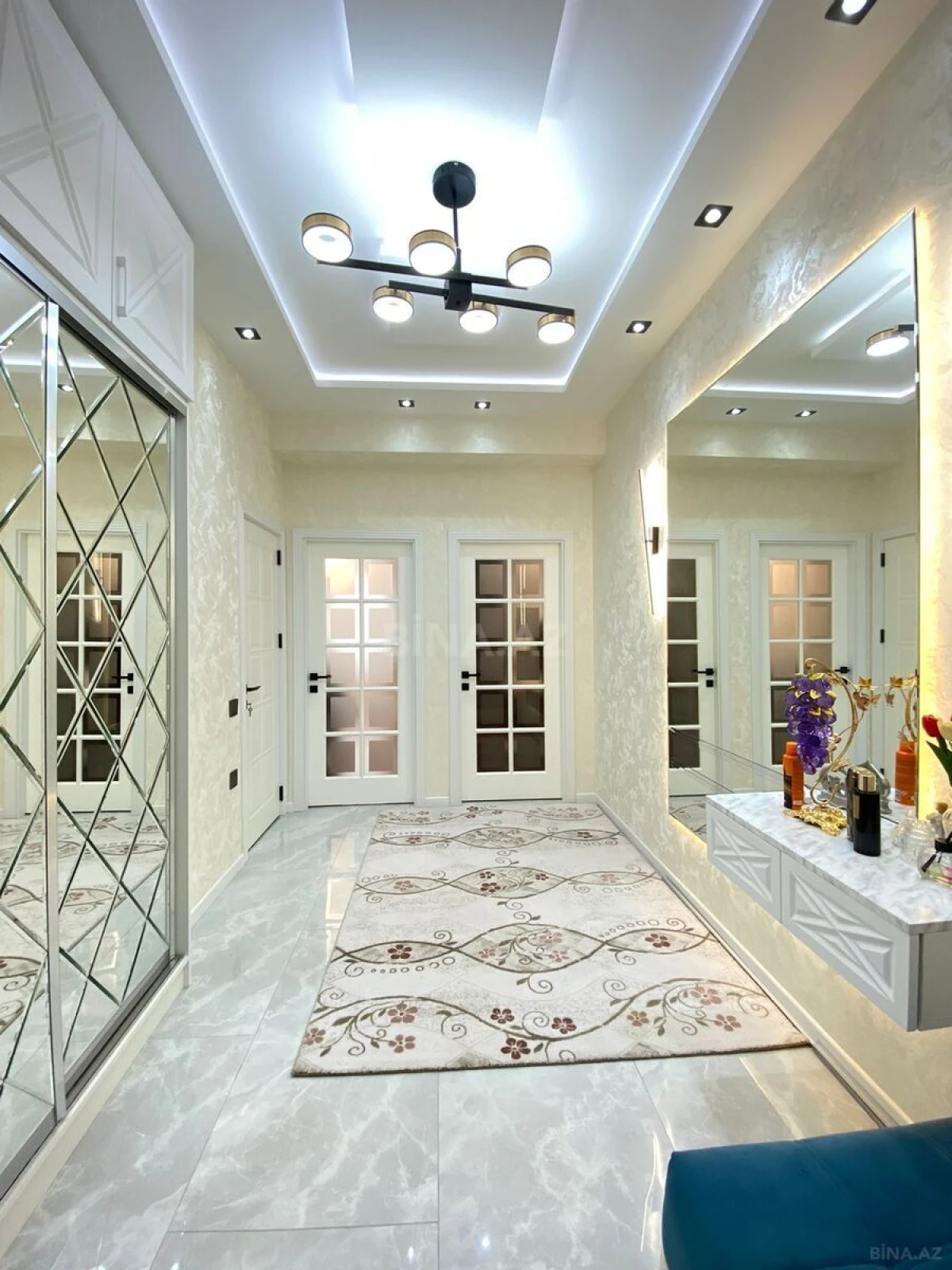 Kirayə verilir 2 otaqlı mənzil 67 m²