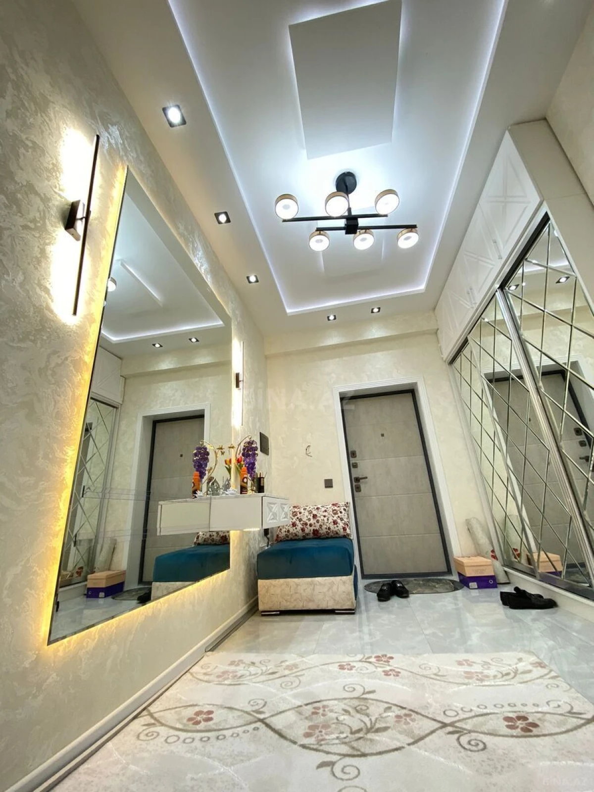 Kirayə verilir 2 otaqlı mənzil 67 m²