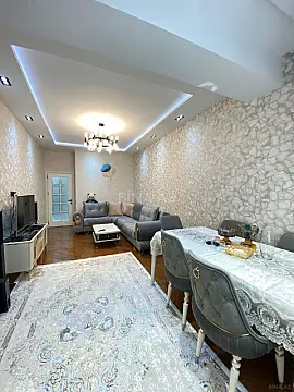 Kirayə verilir 2 otaqlı mənzil 67 m²
