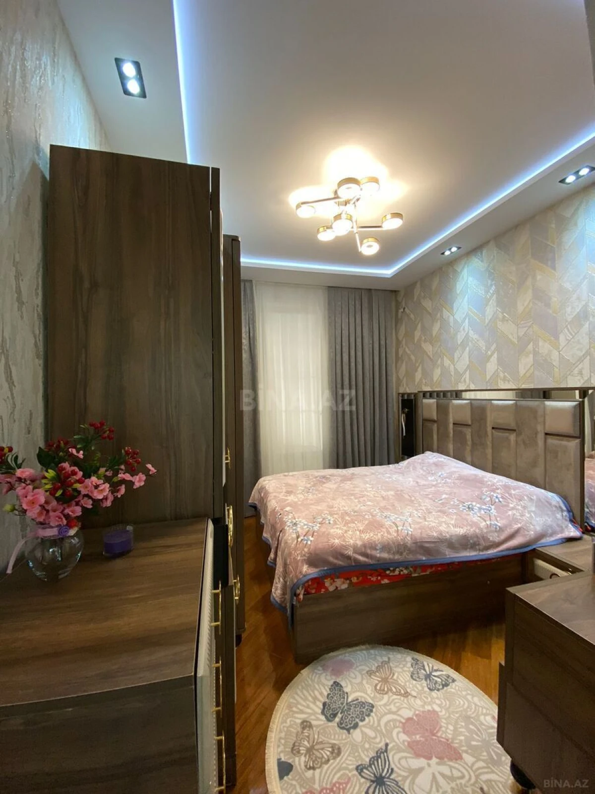 Kirayə verilir 2 otaqlı mənzil 67 m²