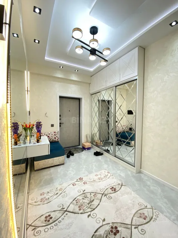 Kirayə verilir 2 otaqlı mənzil 67 m²