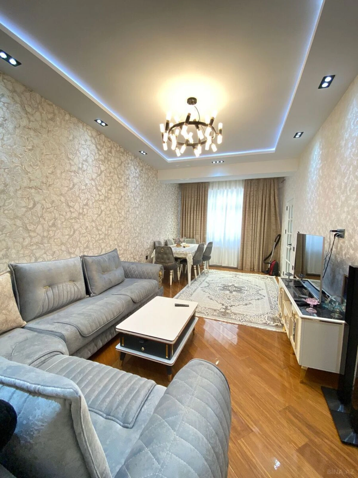 Kirayə verilir 2 otaqlı mənzil 67 m²