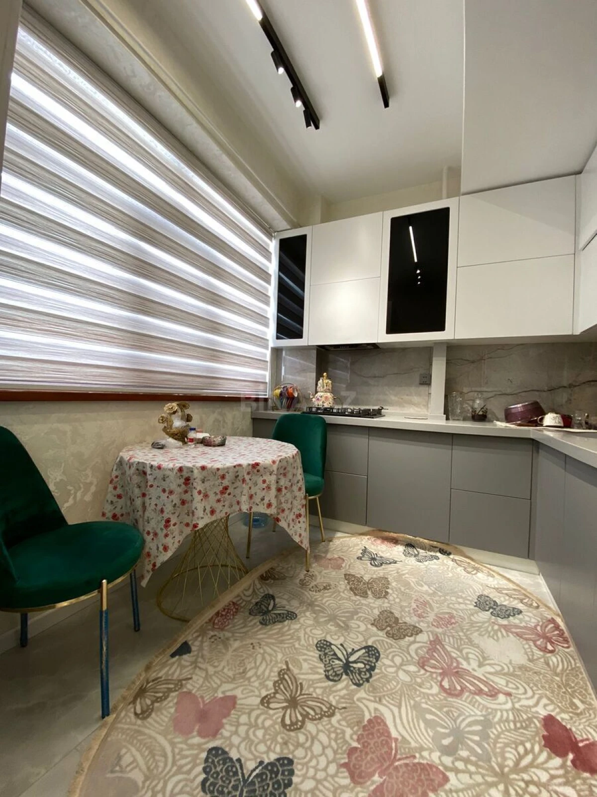 Kirayə verilir 2 otaqlı mənzil 67 m²