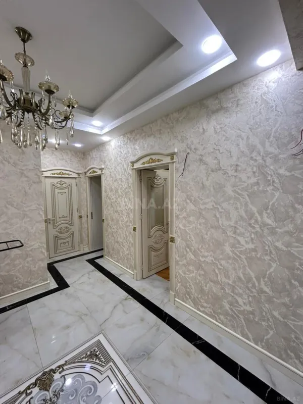 Satılır 2 otaqlı mənzil 98 m²