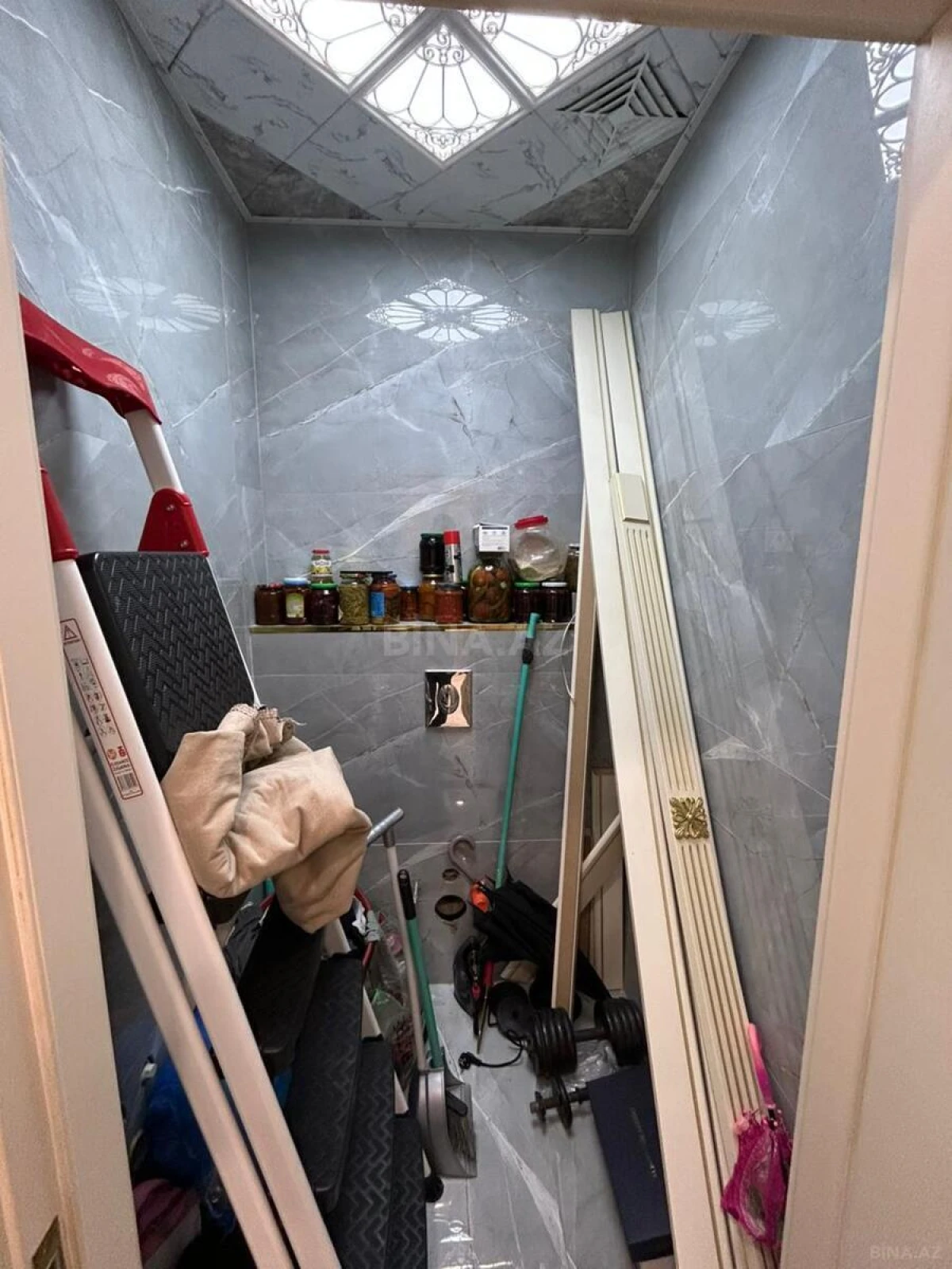 Satılır 2 otaqlı mənzil 98 m²