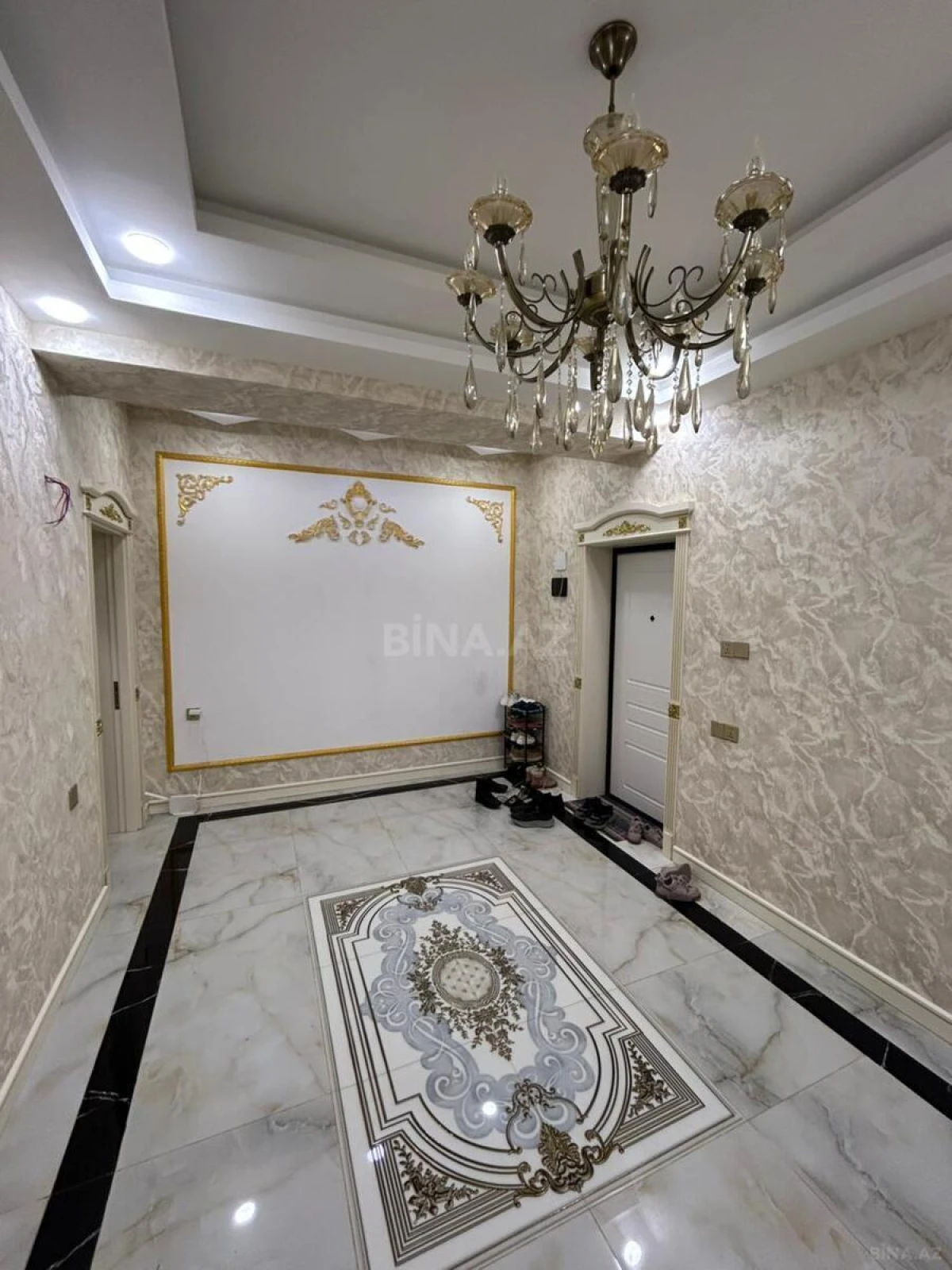 Satılır 2 otaqlı mənzil 98 m²