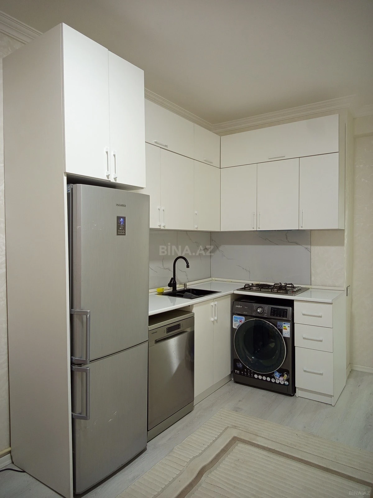 Kirayə verilir 2 otaqlı mənzil 80 m²