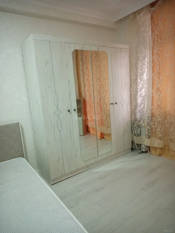 Kirayə verilir 2 otaqlı mənzil 80 m²