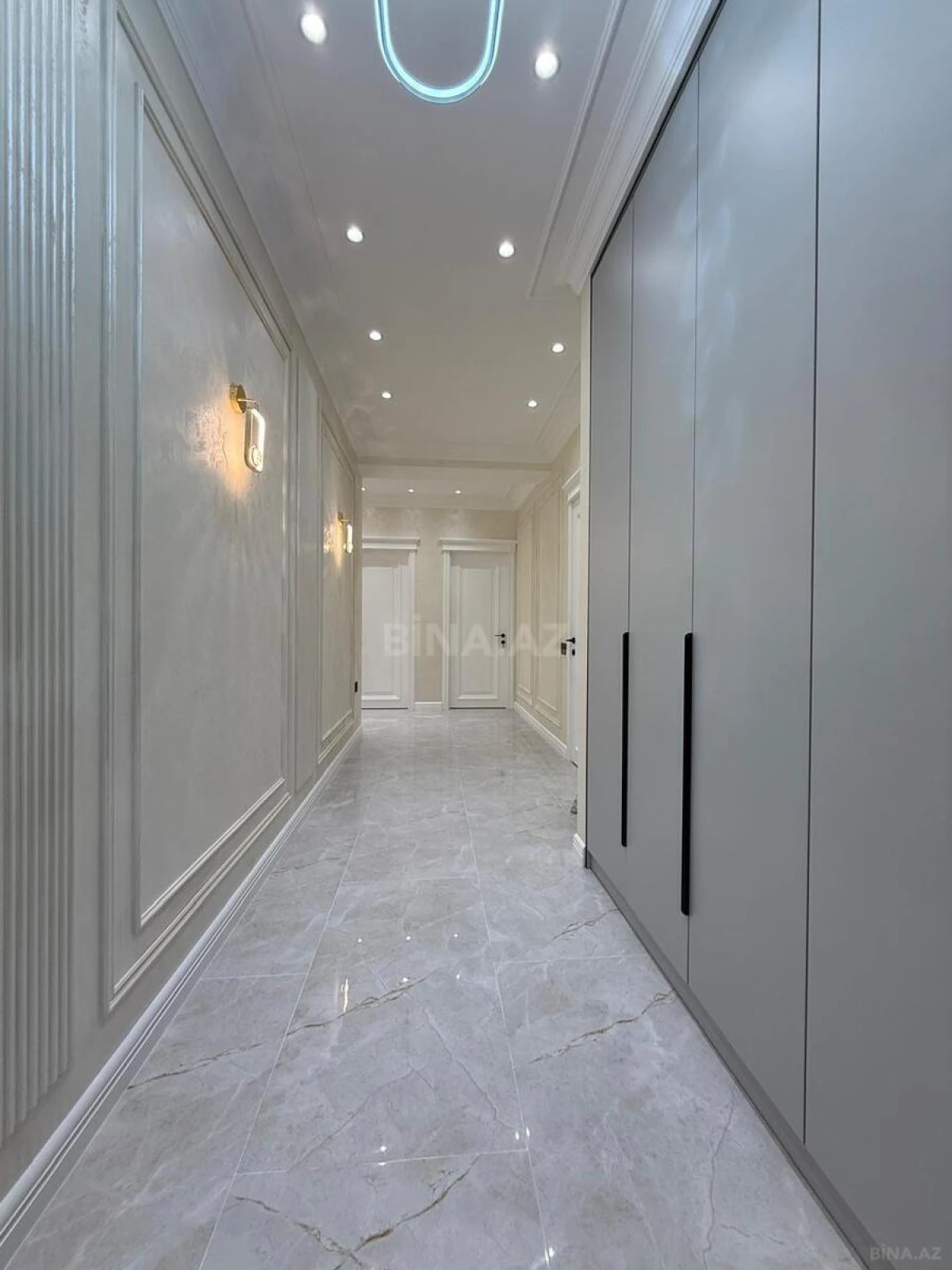 Satılır 3 otaqlı mənzil 130 m²