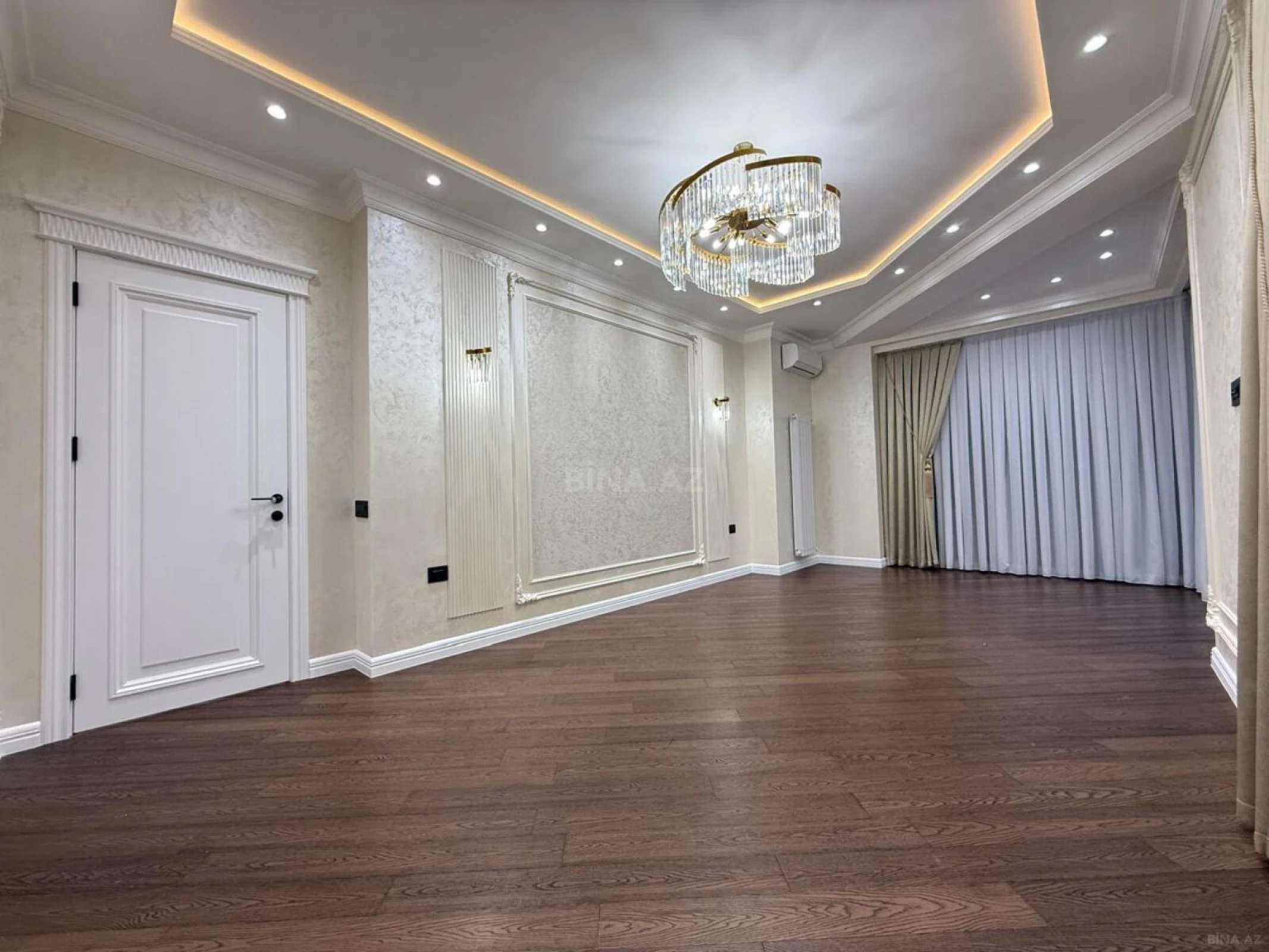 Satılır 3 otaqlı mənzil 130 m²