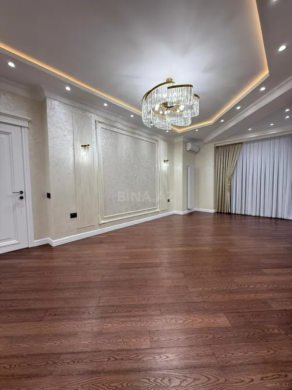 Satılır 3 otaqlı mənzil 130 m²