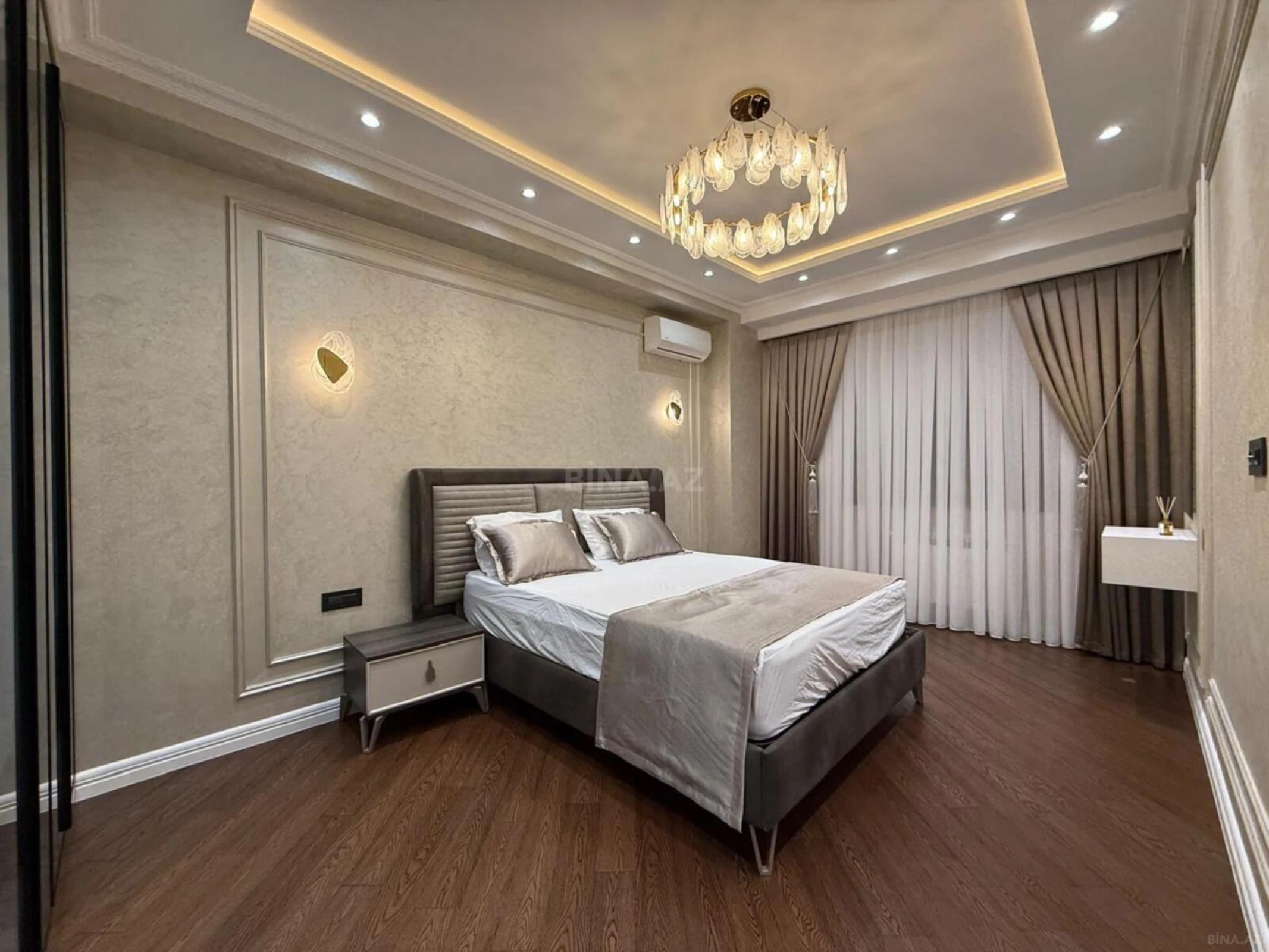 Satılır 3 otaqlı mənzil 130 m²