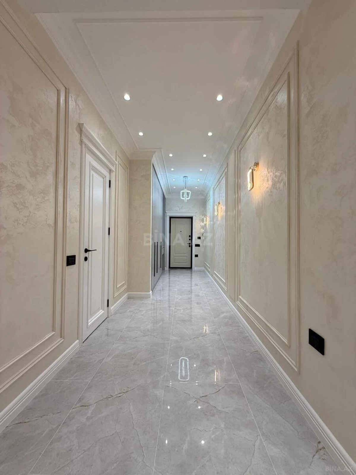 Satılır 3 otaqlı mənzil 130 m²