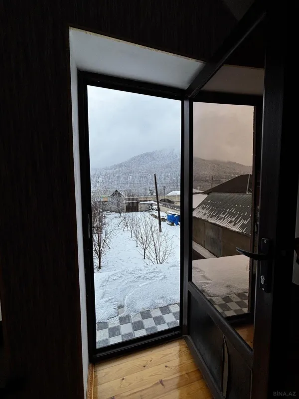 Satılır həyət evi 250 m²