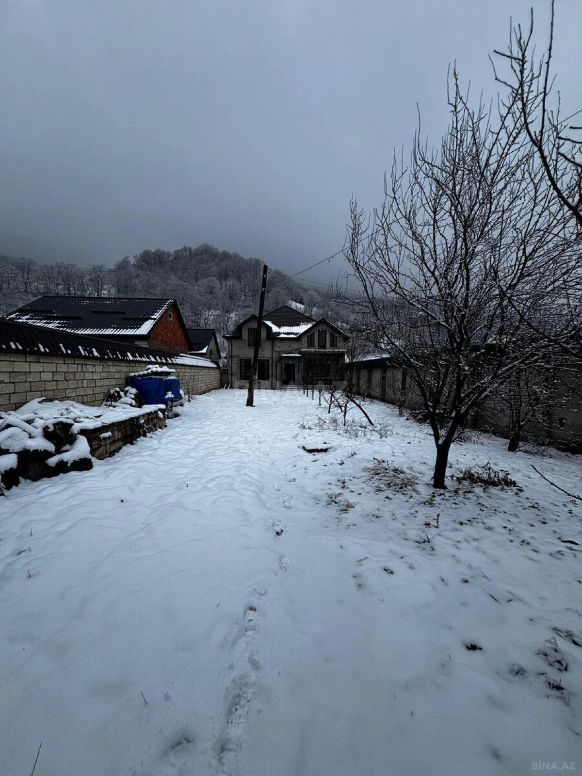 Satılır həyət evi 250 m²