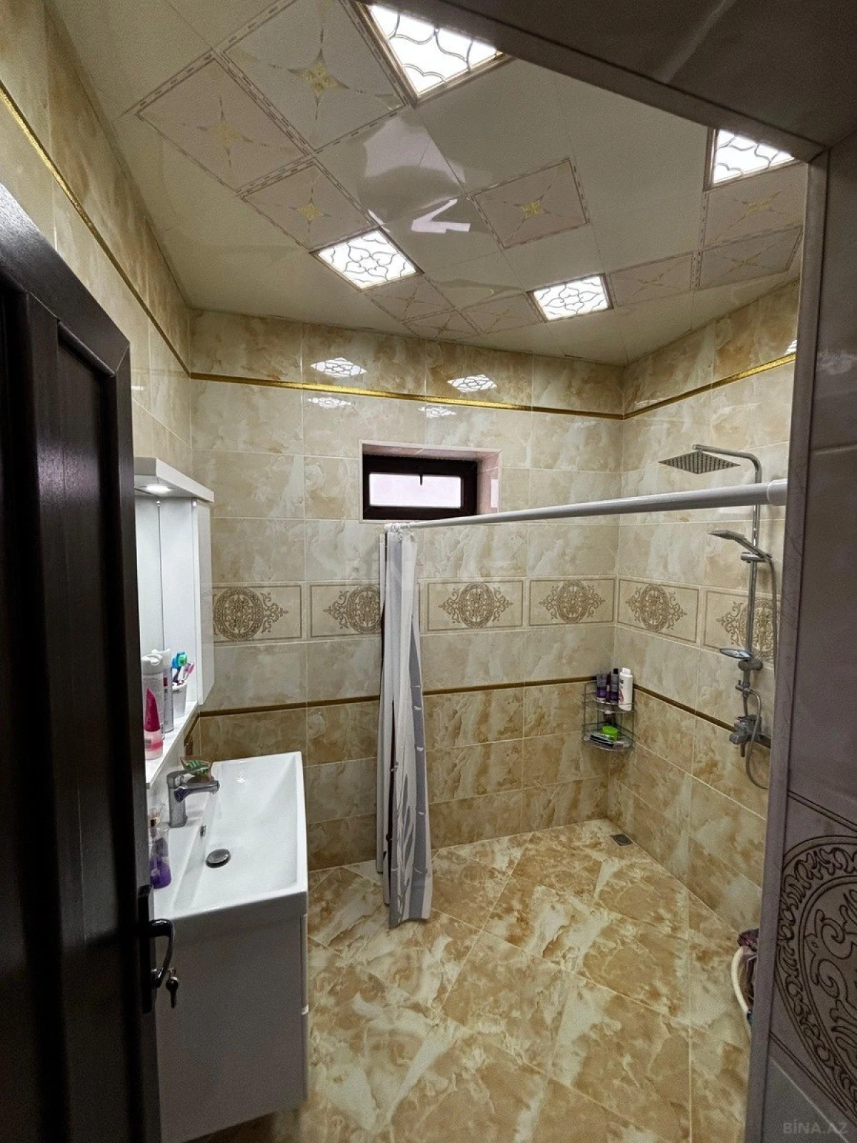 Satılır həyət evi 250 m²