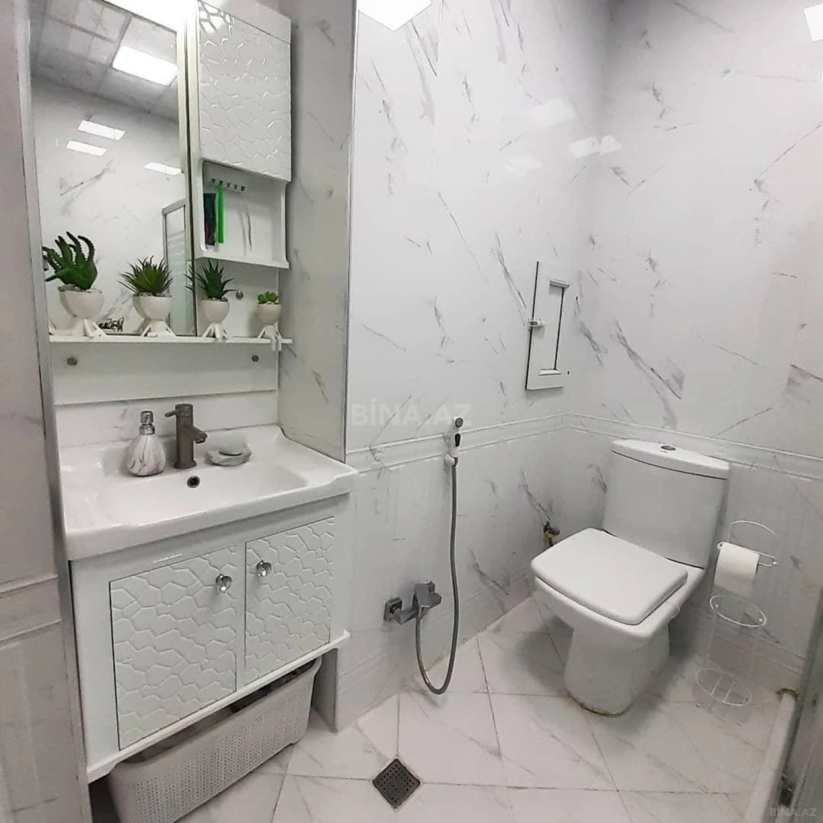 Satılır 3 otaqlı mənzil 106 m²