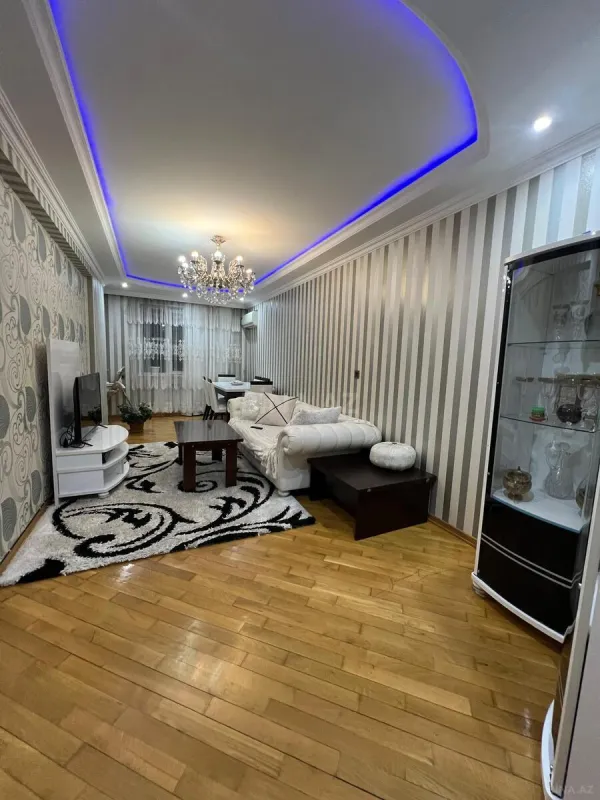 Satılır 3 otaqlı mənzil 112 m²