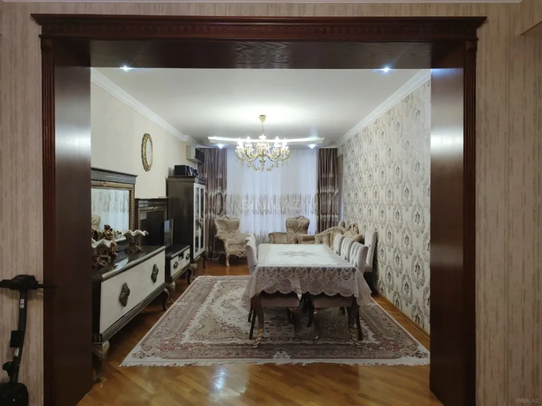 Satılır 3 otaqlı mənzil 125 m²