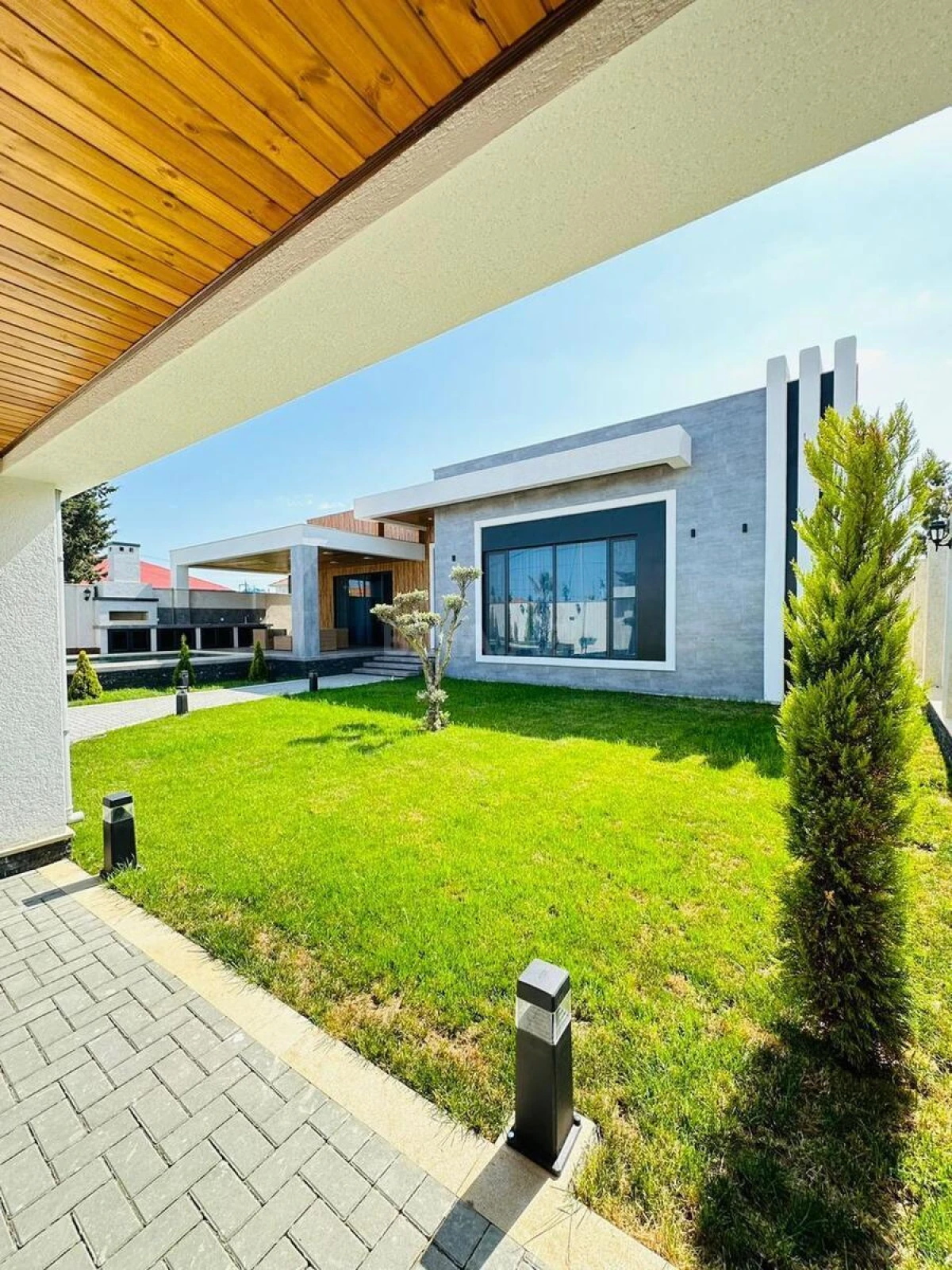 Kirayə verilir 4 otaqlı həyət evi 212 m²