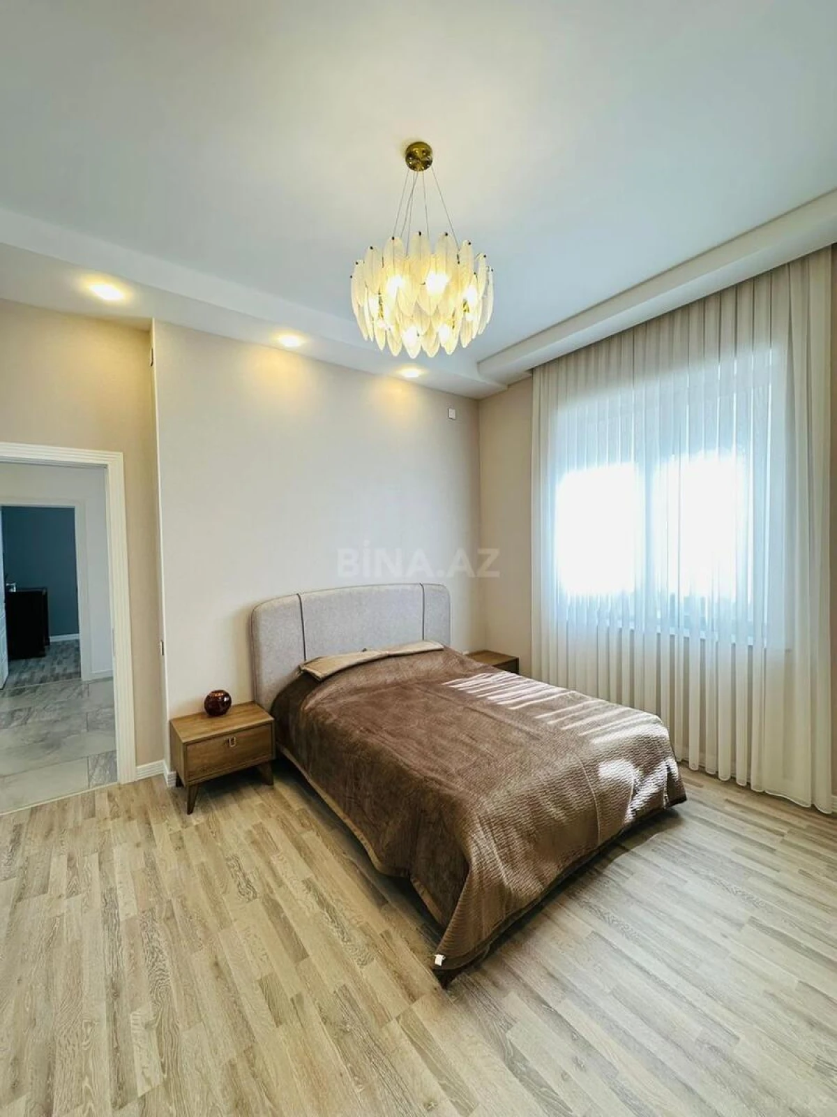 Kirayə verilir 4 otaqlı həyət evi 212 m²
