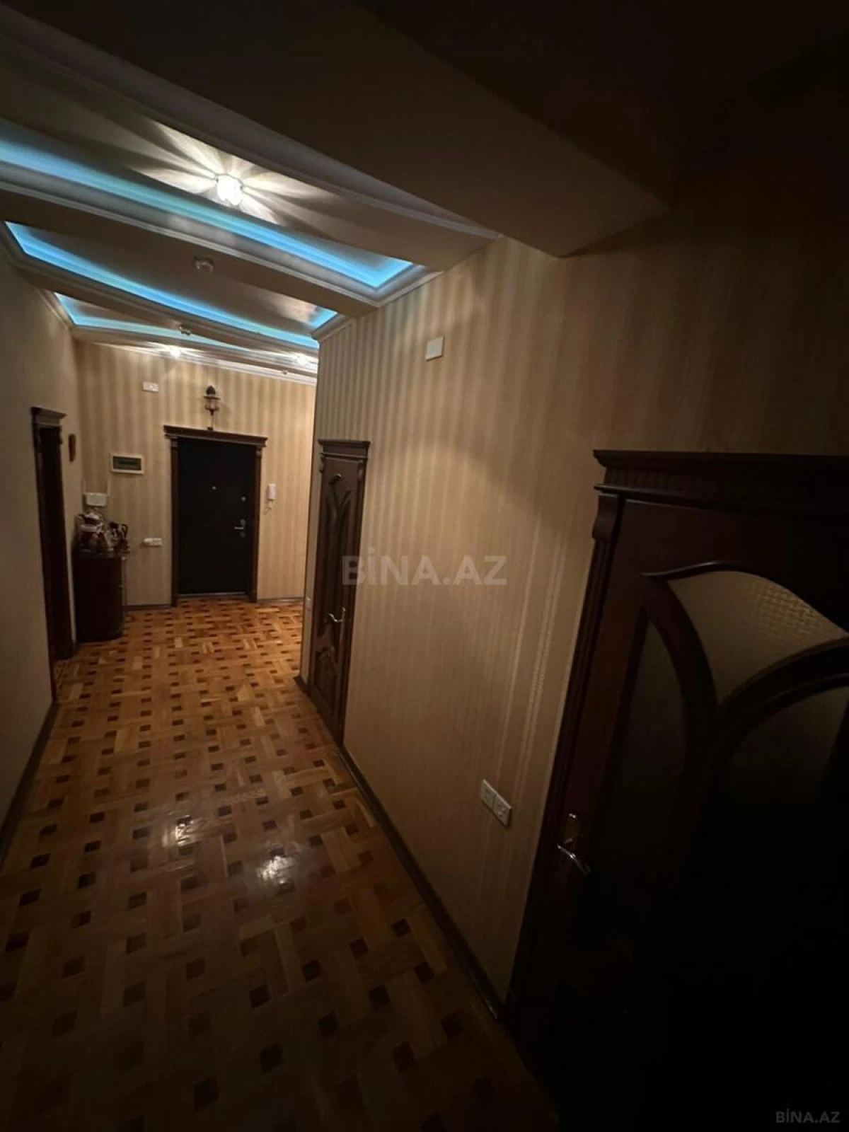 Satılır 3 otaqlı mənzil 102 m²