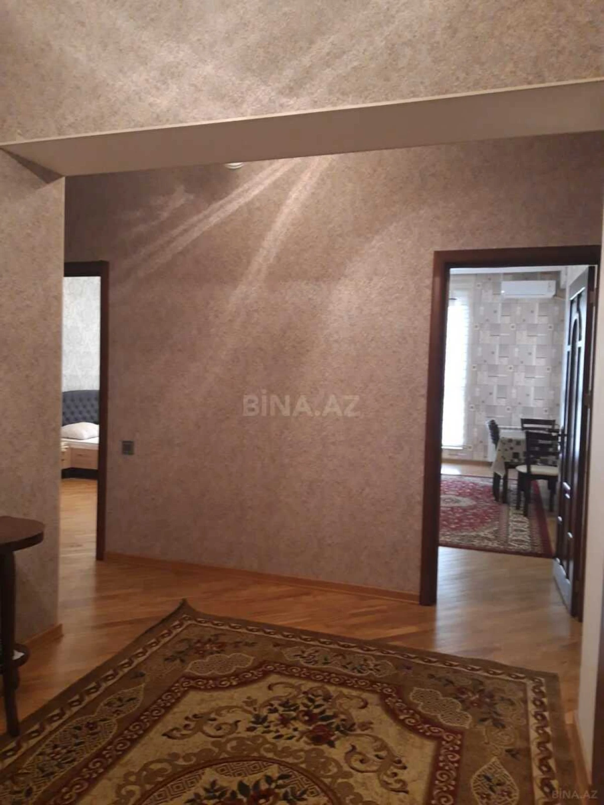 Kirayə verilir 2 otaqlı mənzil 73 m²