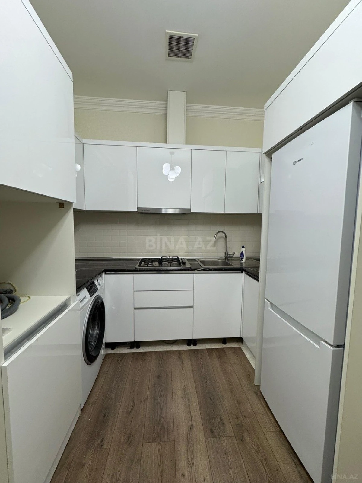 Satılır 2 otaqlı mənzil 64 m²