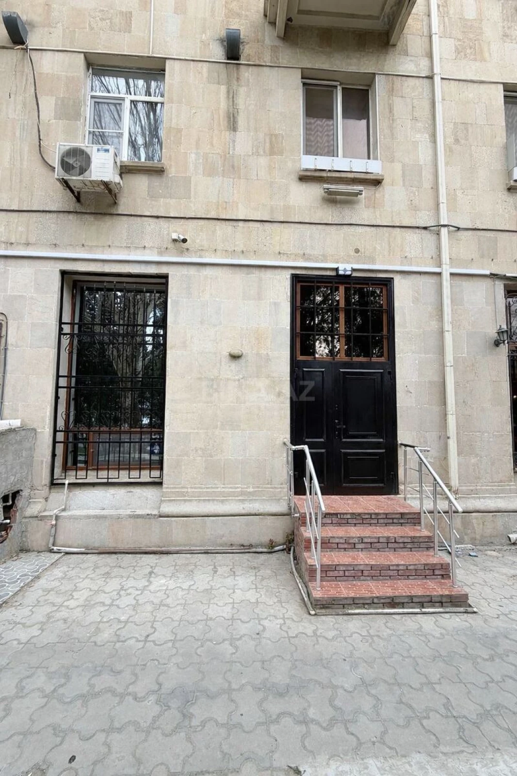 Kirayə verilir 3 otaqlı ofis 90 m²