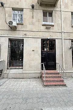 Kirayə verilir 3 otaqlı ofis 90 m²