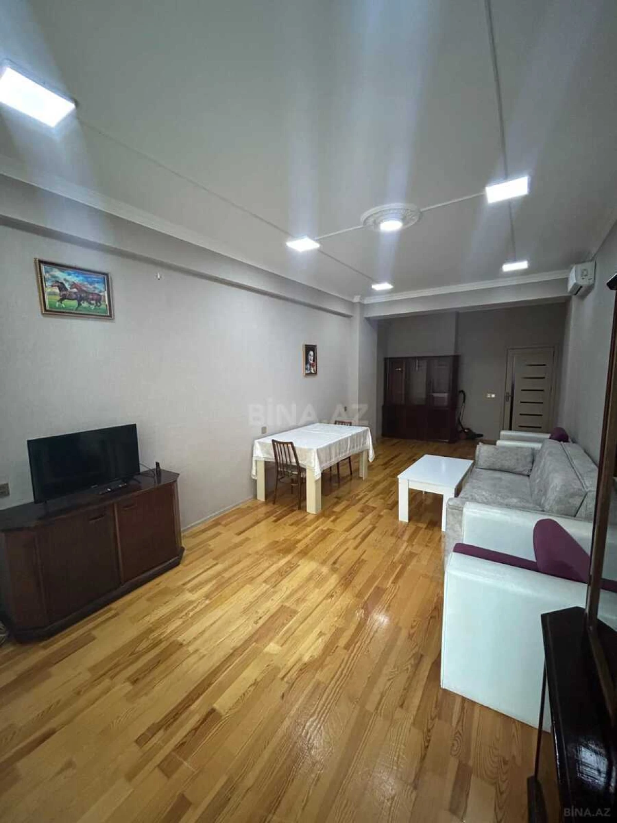 Kirayə verilir 3 otaqlı mənzil 127 m²