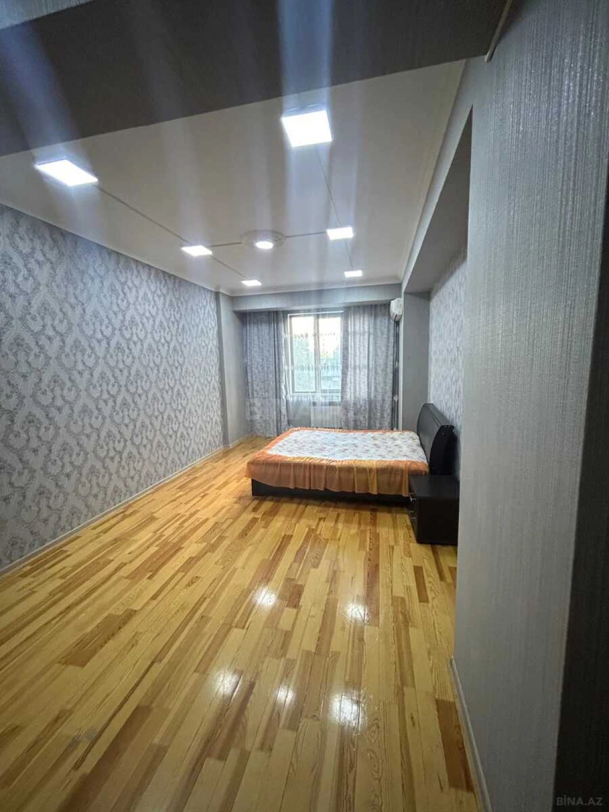 Kirayə verilir 3 otaqlı mənzil 127 m²