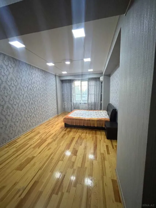 Kirayə verilir 3 otaqlı mənzil 127 m²