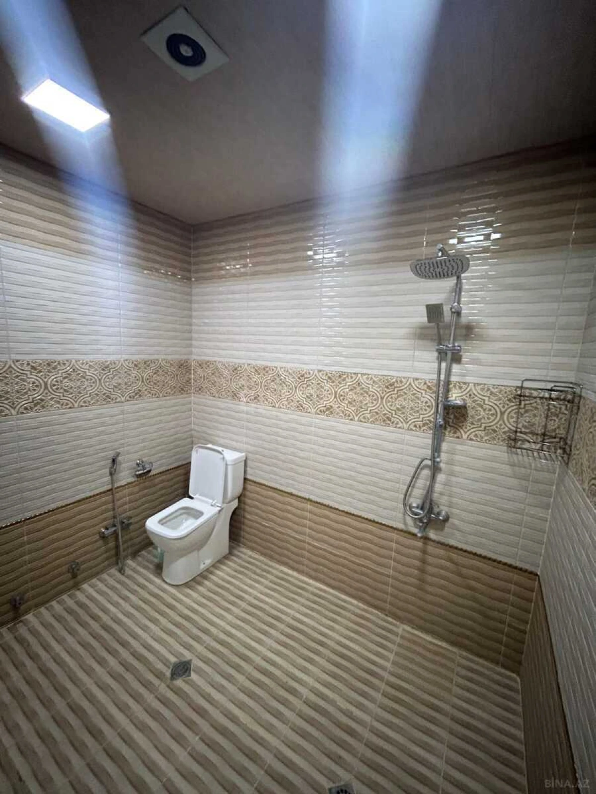 Kirayə verilir 3 otaqlı mənzil 127 m²
