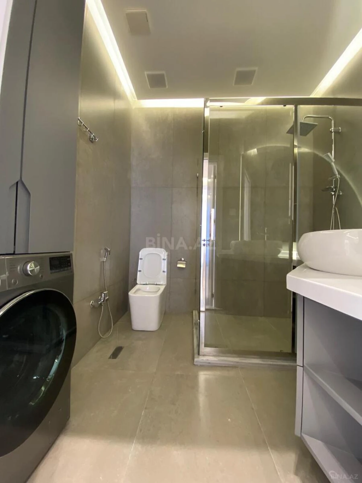 Kirayə verilir 2 otaqlı mənzil 85 m²