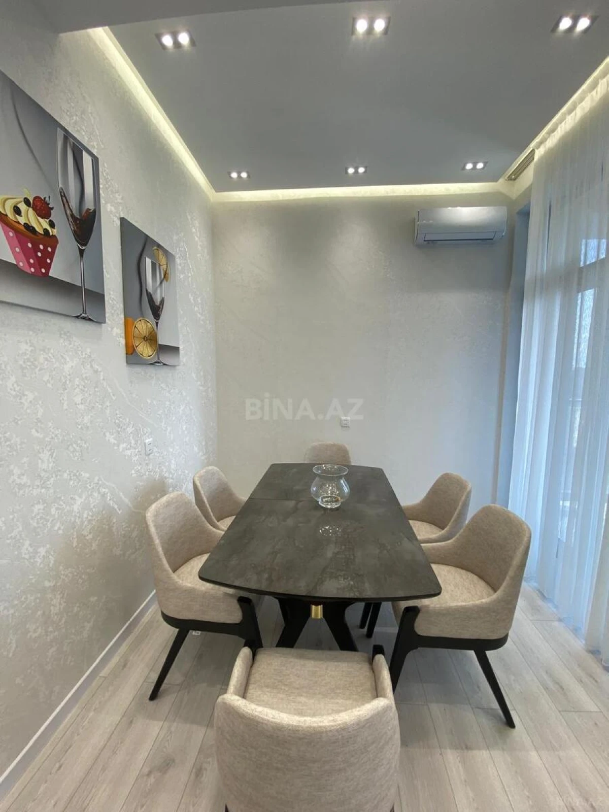 Kirayə verilir 2 otaqlı mənzil 85 m²