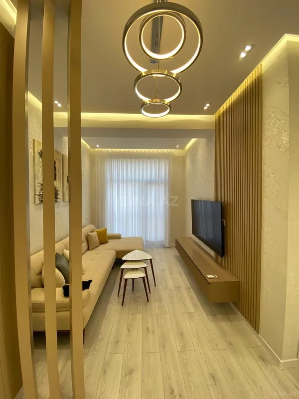 Kirayə verilir 2 otaqlı mənzil 85 m²