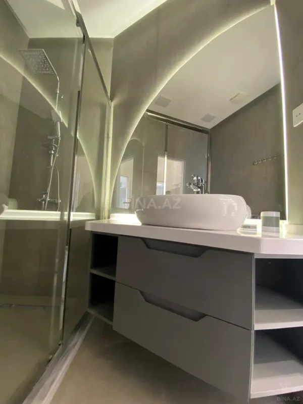 Kirayə verilir 2 otaqlı mənzil 85 m²