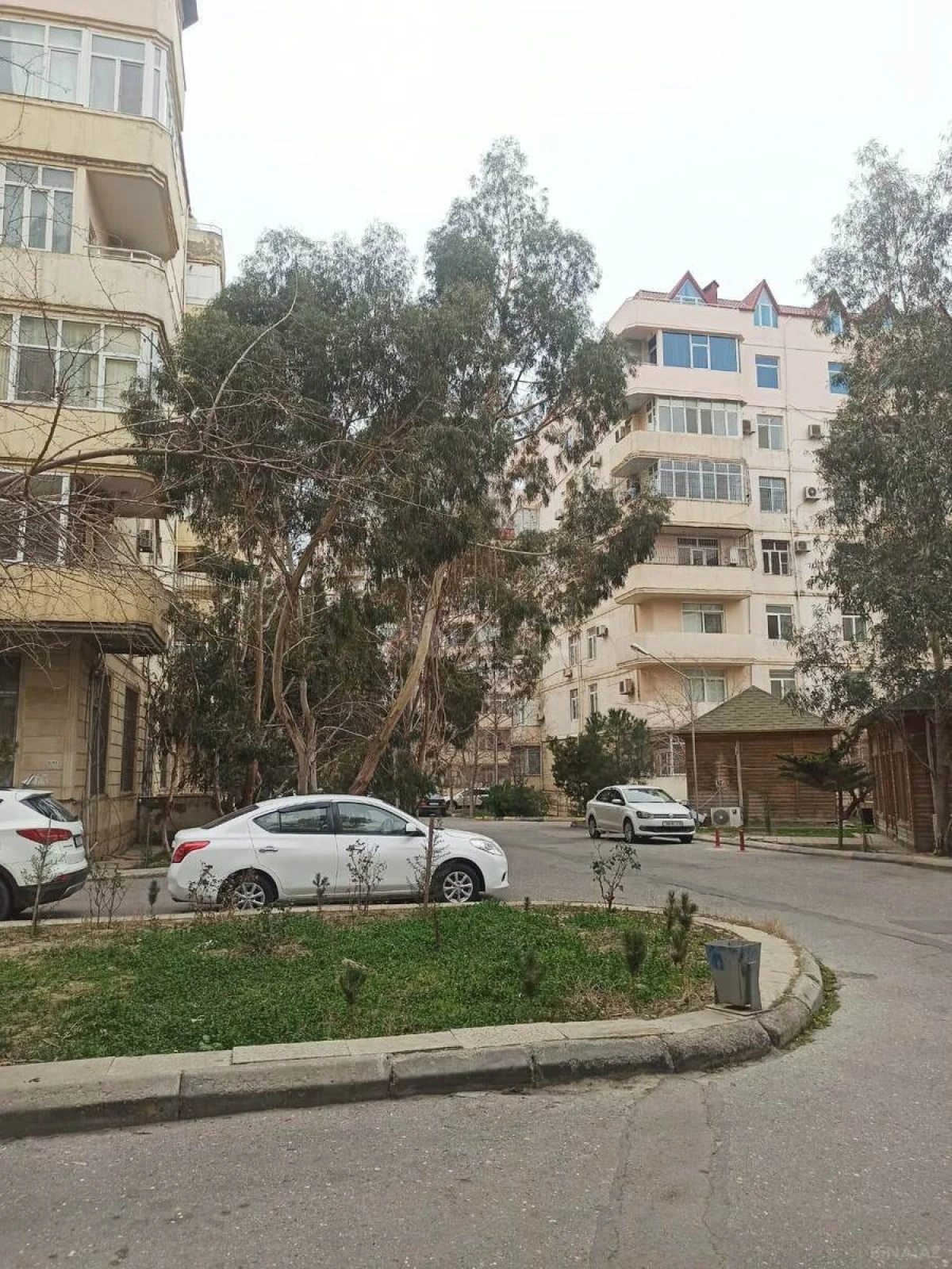 Satılır 3 otaqlı mənzil 170 m²