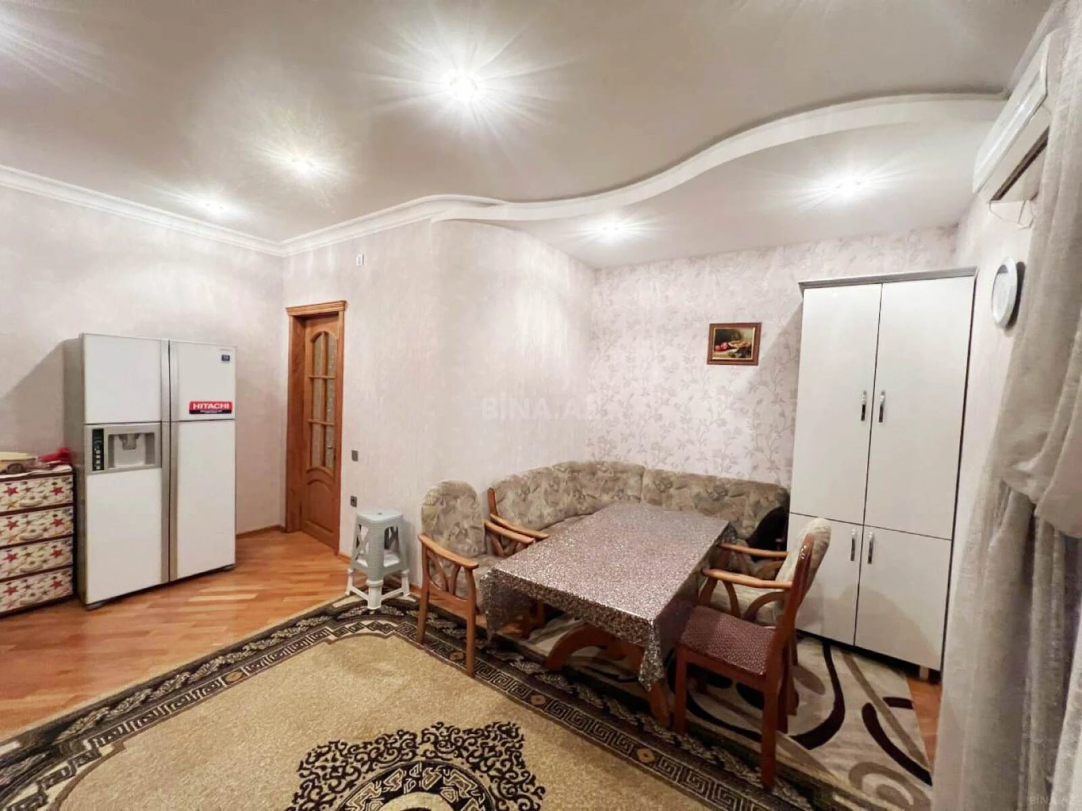 Satılır 3 otaqlı mənzil 170 m²