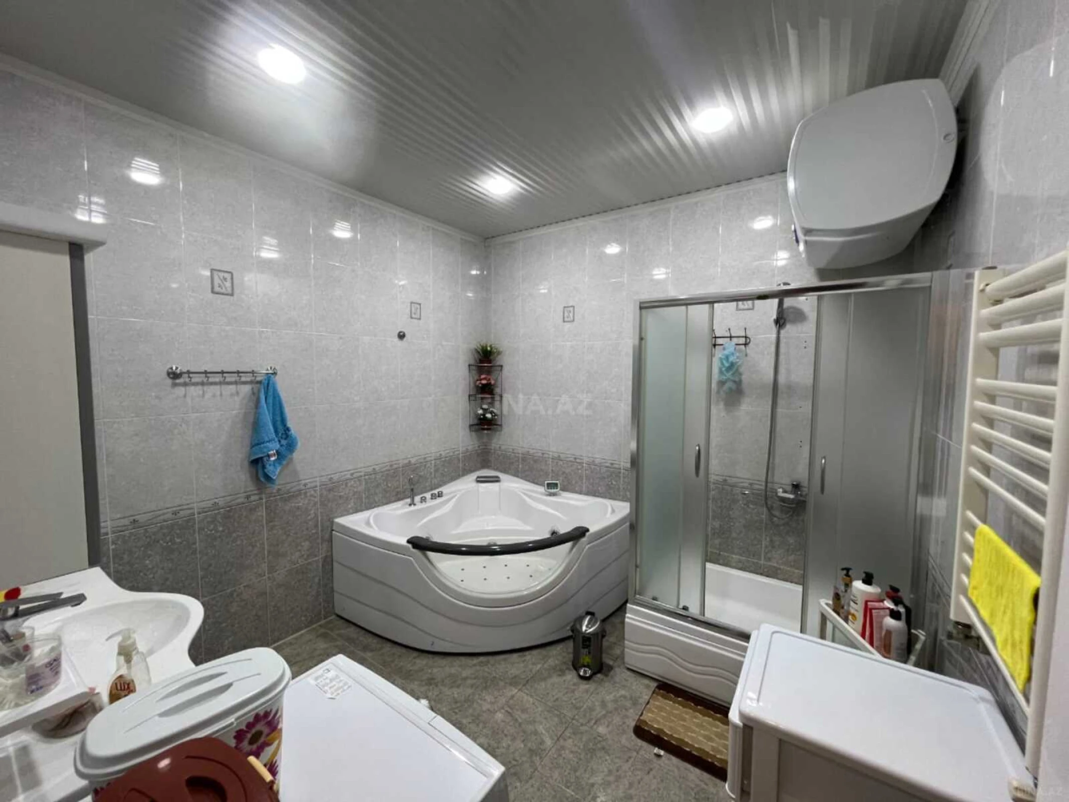 Satılır 3 otaqlı mənzil 170 m²