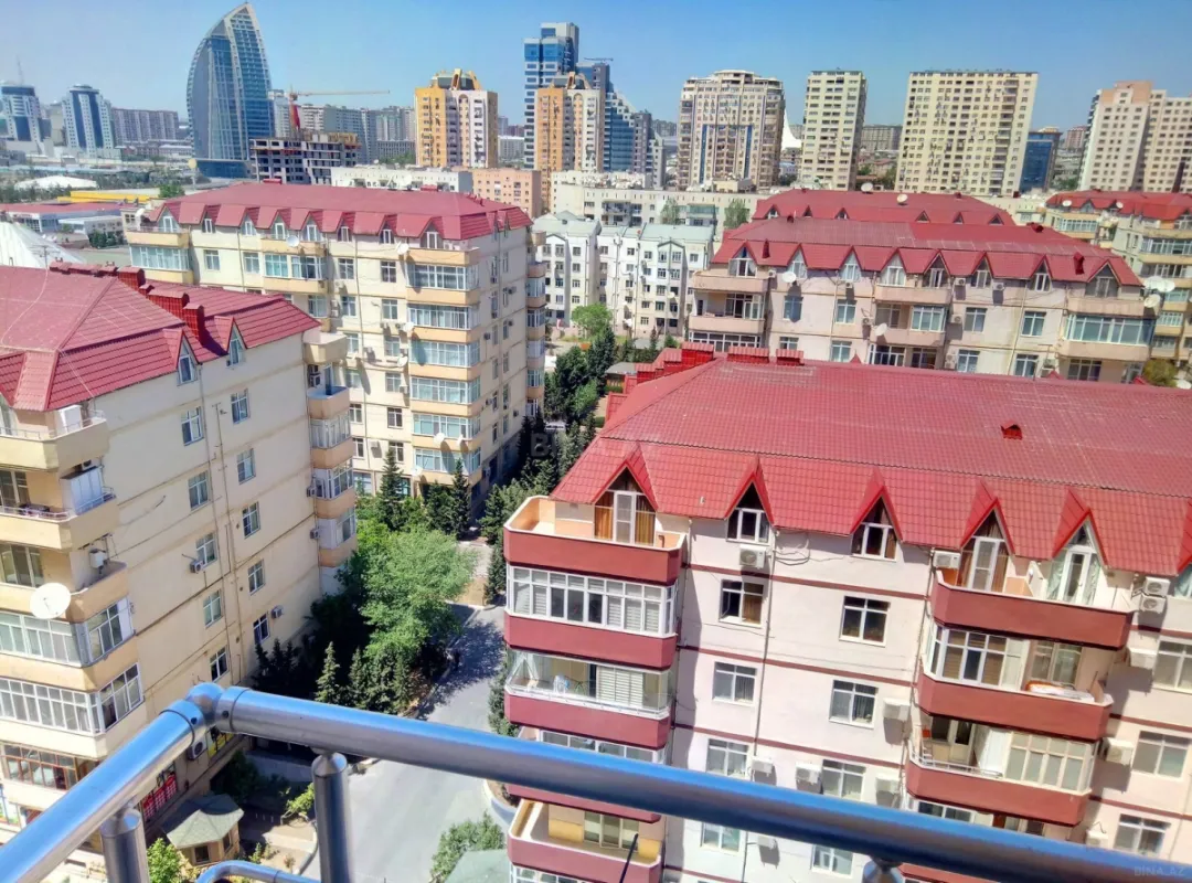 Satılır 3 otaqlı mənzil 170 m²