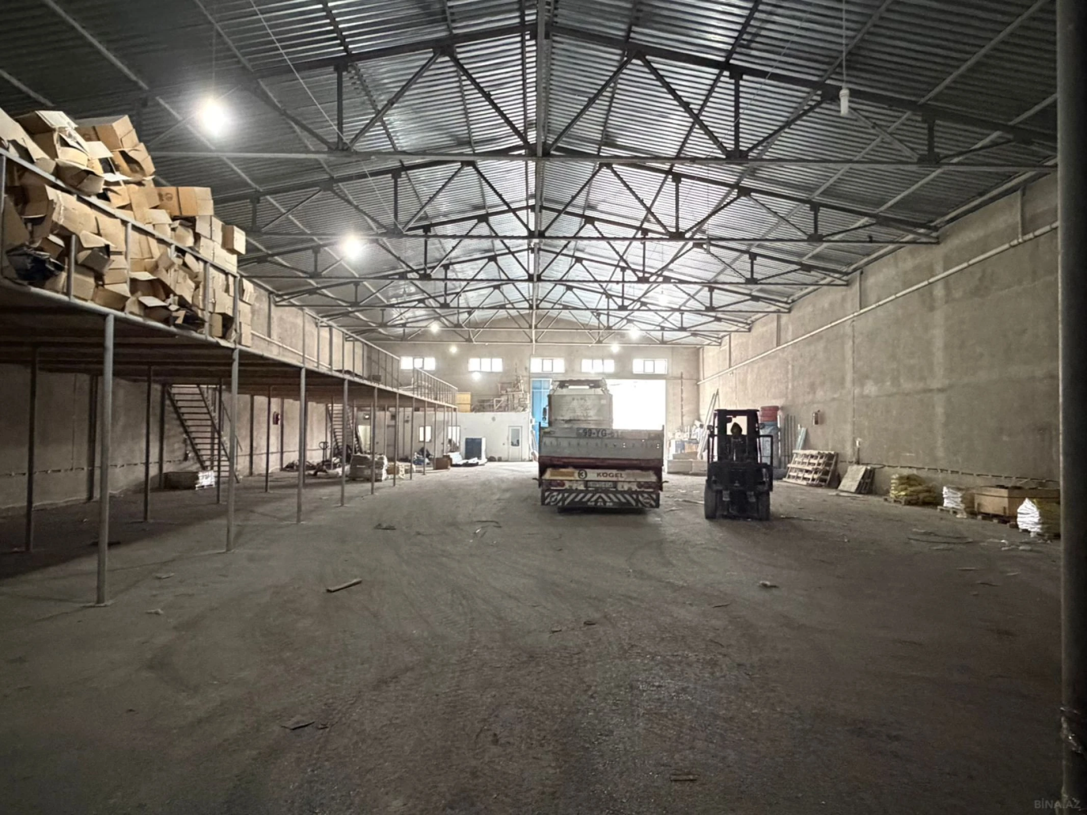 Kirayə verilir obyekt 1400 m²