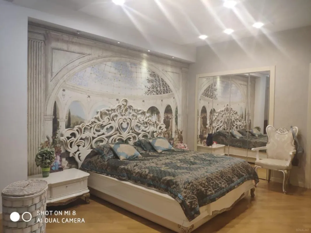 Satılır 3 otaqlı mənzil 130 m²