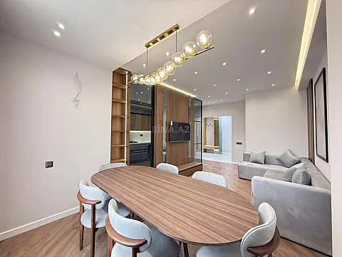 Satılır 3 otaqlı mənzil 120 m²